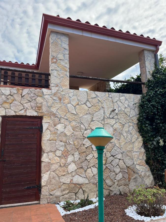Villa Fiorilla Geremèas Exteriör bild